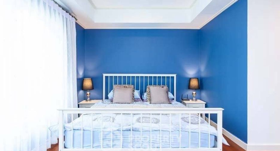 For sale 3 bedrooms condo in Khlong Toei, Bangkok