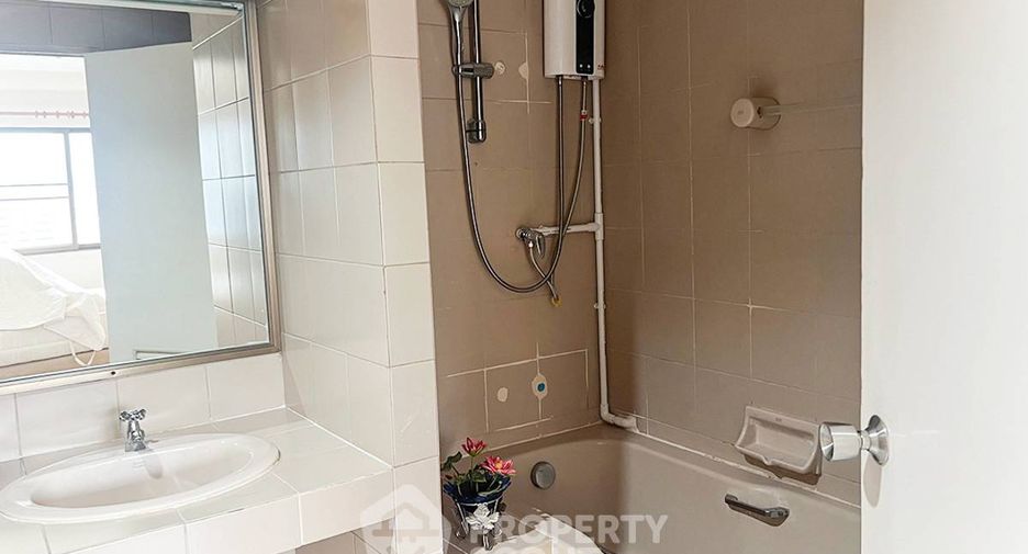 Condo en venta de 2 habitaciones en Khlong Toei, Bangkok