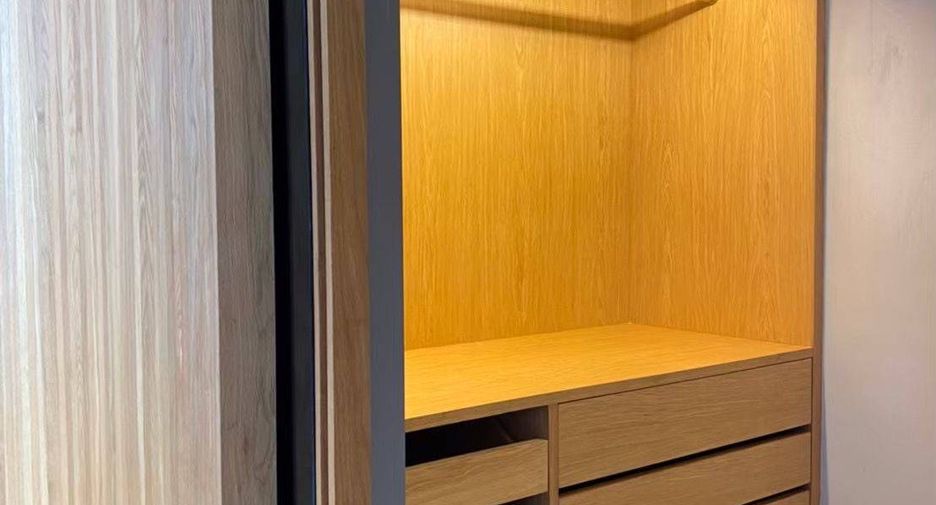 Wohnung zur Miete mit 1 Zimmer in Pathum Wan, Bangkok