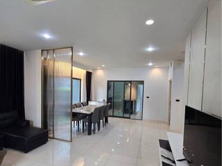 Haus zur Miete mit 3 Zimmer in Bang Kapi, Bangkok