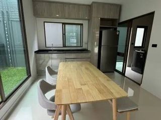 Haus zur Miete mit 4 Zimmer in Bang Kapi, Bangkok