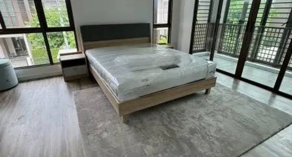 Haus zur Miete mit 4 Zimmer in Bang Kapi, Bangkok