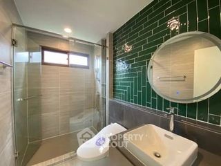 Haus zur Miete mit 4 Zimmer in Bang Kapi, Bangkok