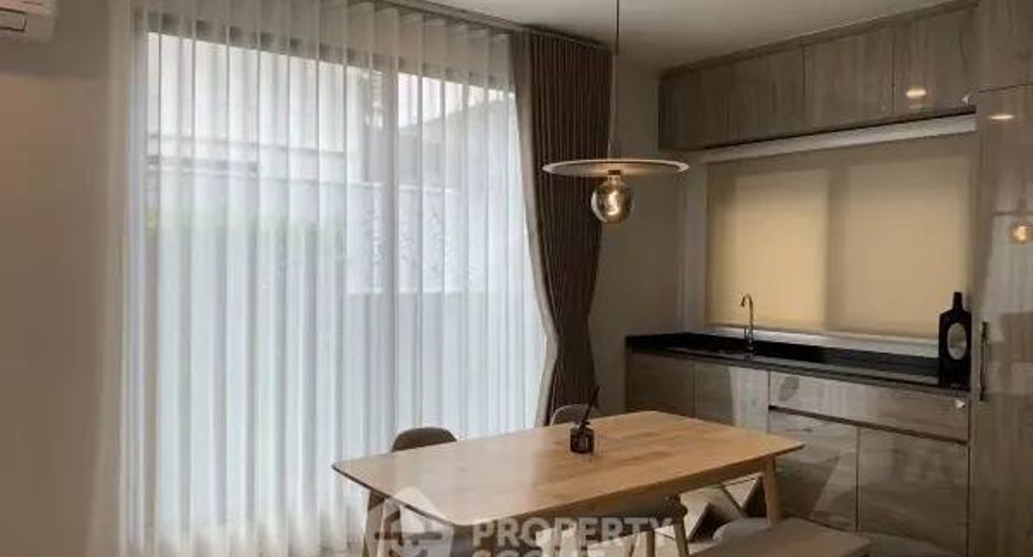 Haus zur Miete mit 4 Zimmer in Bang Kapi, Bangkok