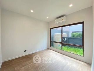 Haus zur Miete mit 4 Zimmer in Bang Kapi, Bangkok