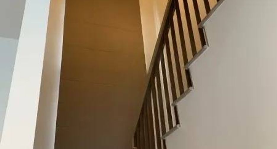 Haus zur Miete mit 4 Zimmer in Bang Kapi, Bangkok