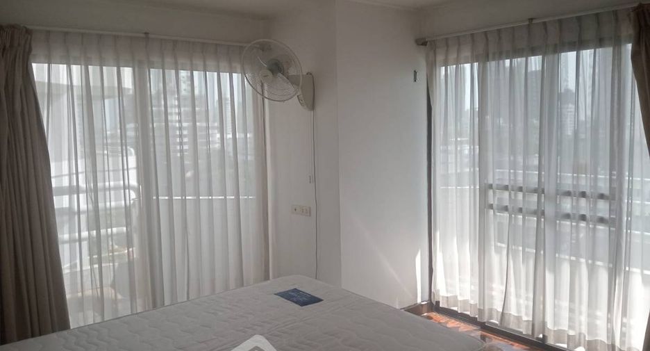 For rent 3 bedrooms condo in Watthana, Bangkok