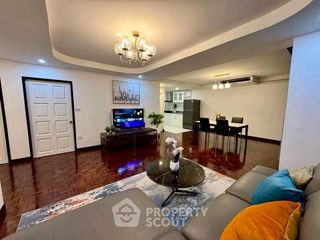 Wohnung zur Miete mit 3 Zimmer in Huai Khwang, Bangkok