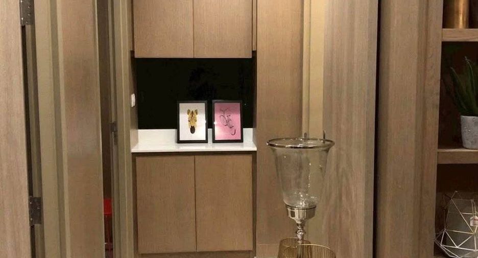 For rent 2 bedrooms condo in Pathum Wan, Bangkok