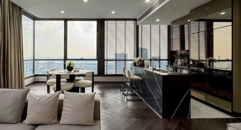For rent 3 bedrooms condo in Khlong Toei, Bangkok