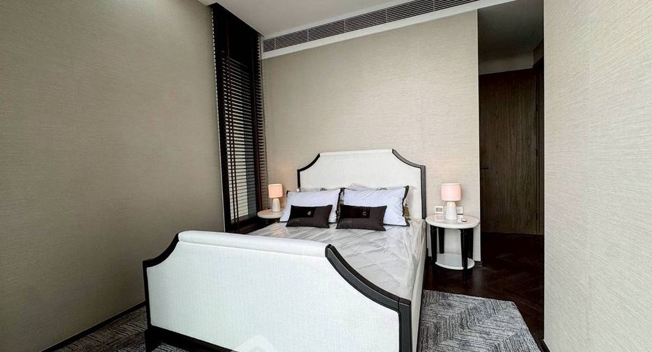 For rent 3 bedrooms condo in Khlong Toei, Bangkok