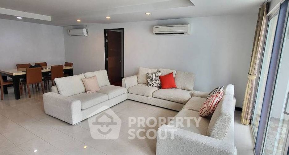 For rent 3 bedrooms condo in Watthana, Bangkok
