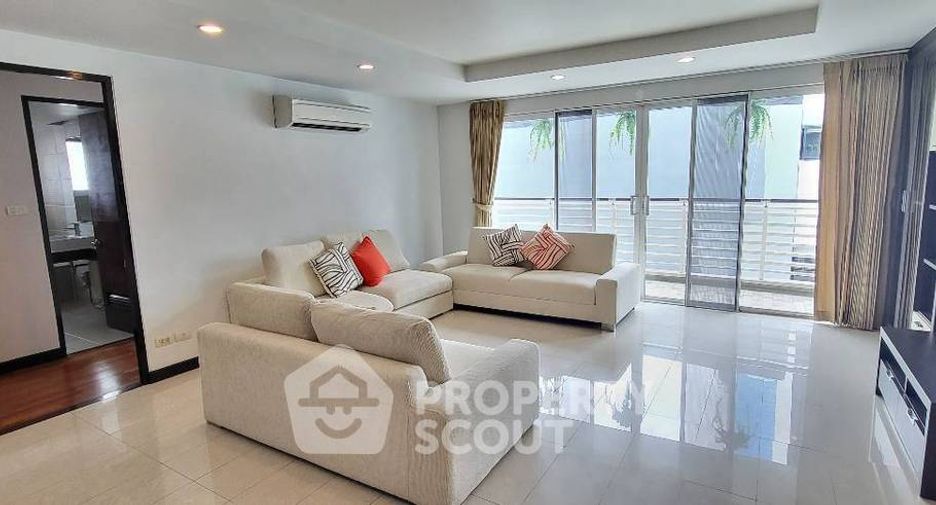 For rent 3 bedrooms condo in Watthana, Bangkok