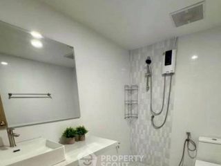 Wohnung zur Miete mit 3 Zimmer in Huai Khwang, Bangkok