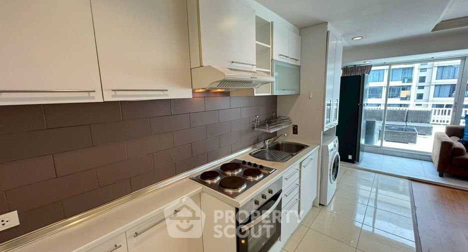 For rent 2 ベッドルーム condo in Watthana, Bangkok