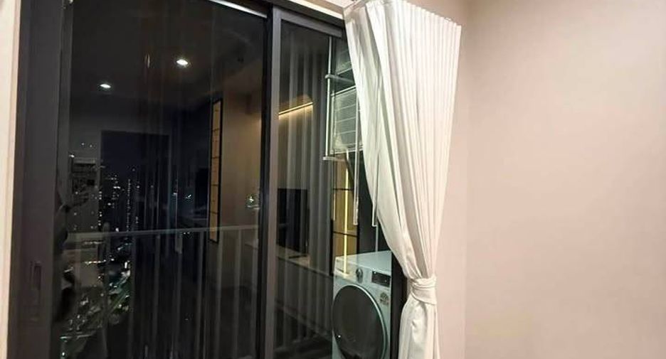 Condo en alquiler de 1 habitaciones en Khlong Toei, Bangkok