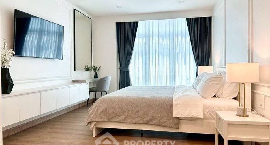 Wohnung zur Miete mit 3 Zimmer in Pathum Wan, Bangkok