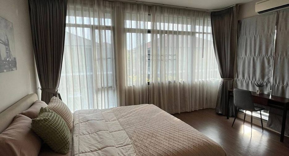 Haus zur Miete mit 4 Zimmer in Bang Kapi, Bangkok