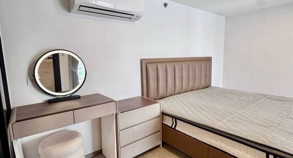 Condo en alquiler de 2 habitaciones en Huai Khwang, Bangkok