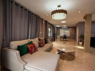 Haus zur Miete mit 3 Zimmer in Wang Thonglang, Bangkok