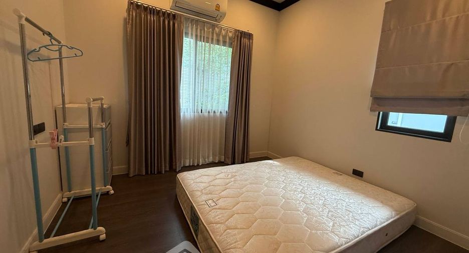 Haus zur Miete mit 4 Zimmer in Bang Kapi, Bangkok