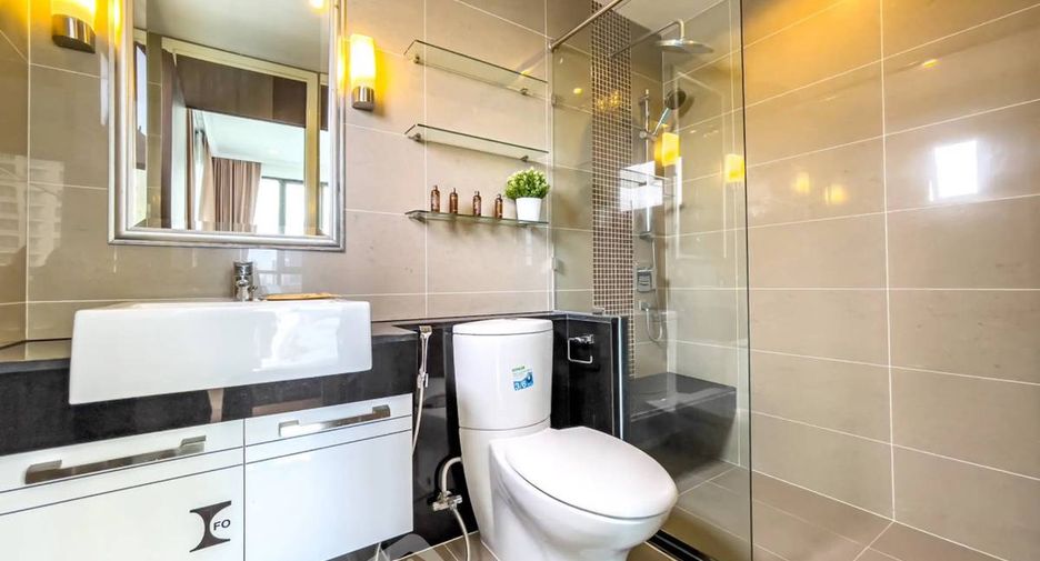 For rent 2 ベッドルーム condo in Sathon, Bangkok