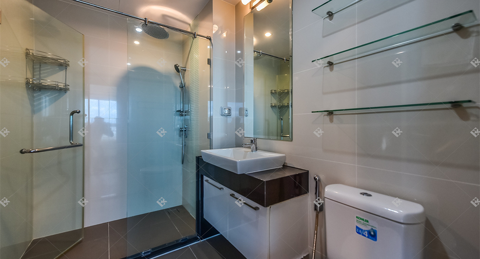 For sale 5 bedrooms condo in Yan Nawa, Bangkok