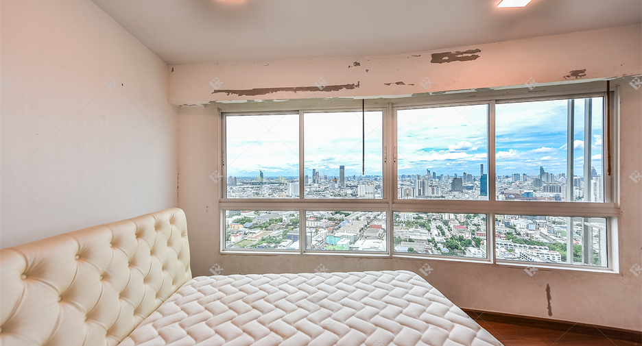 For sale 5 bedrooms condo in Yan Nawa, Bangkok