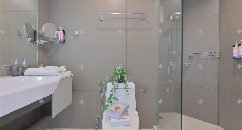 For sale 2 ベッドルーム condo in Watthana, Bangkok
