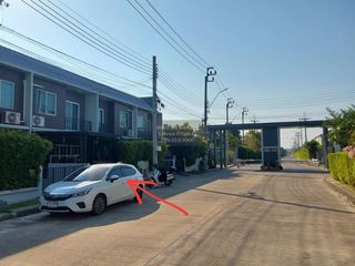 For sale 3 bedrooms townhouse in Khlong Sam Wa, Bangkok