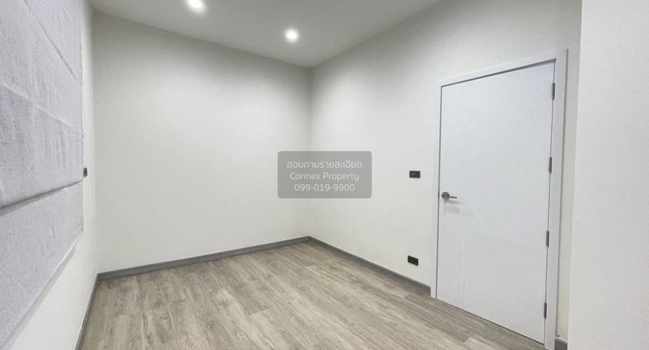Продажа 4 спальни таунхаус в Bang Kruai, Нонтабури