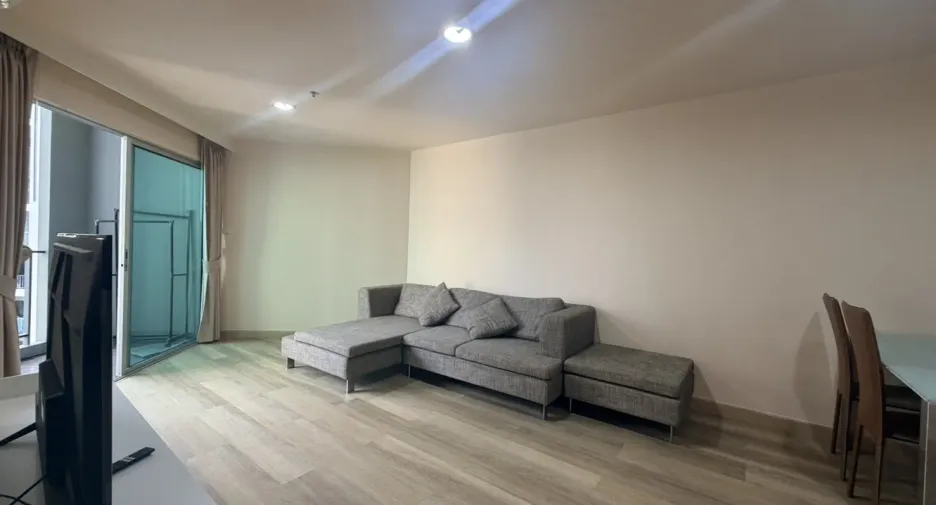 Wohnung zur Miete mit 2 Zimmer in Huai Khwang, Bangkok