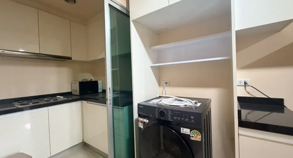 Wohnung zur Miete mit 2 Zimmer in Huai Khwang, Bangkok