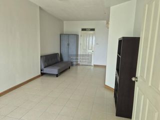 Wohnung zur Miete mit 1 Zimmer in Prawet, Bangkok