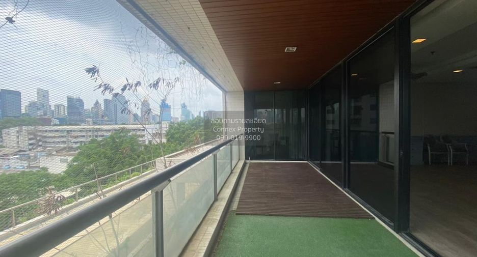 For rent 3 bedrooms condo in Pathum Wan, Bangkok