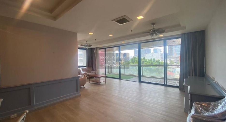 For rent 3 bedrooms condo in Pathum Wan, Bangkok