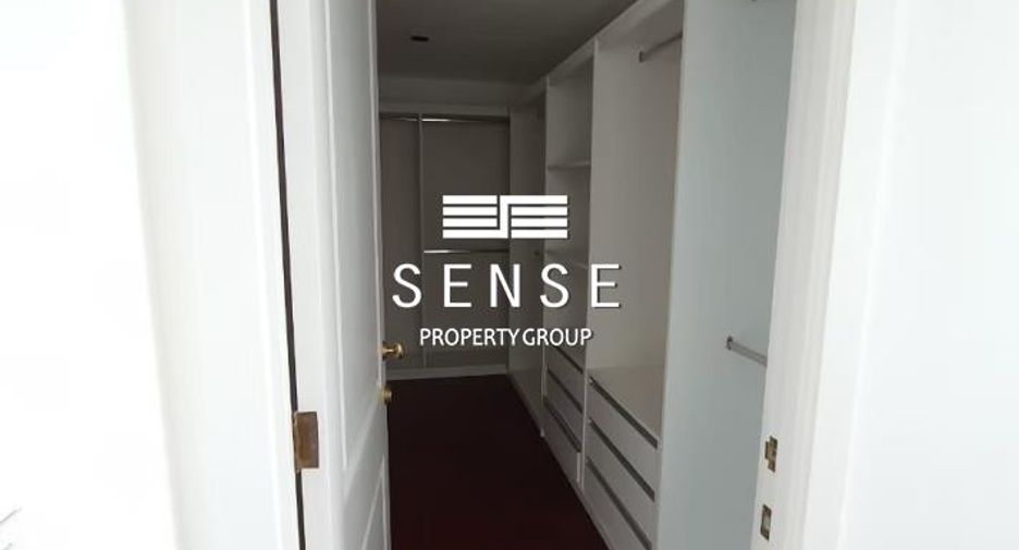 For rent 4 bedrooms condo in Pathum Wan, Bangkok