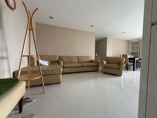 À louer et à vendre 2 chambres condo à Watthana, Bangkok