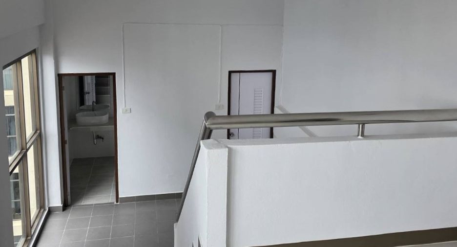 À louer bureau à Huai Khwang, Bangkok