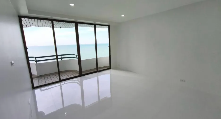 À vendre 2 chambres condo à Na Jomtien, Pattaya
