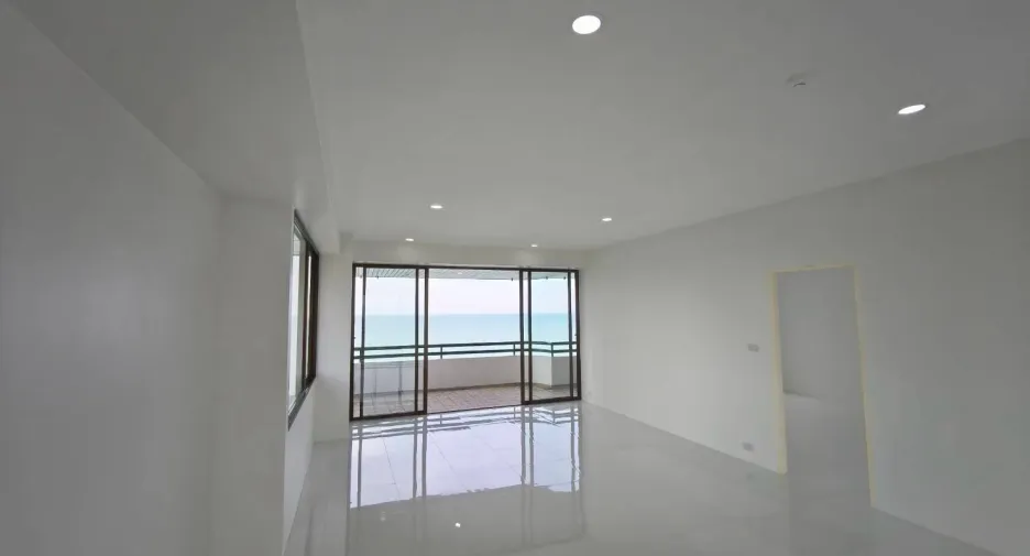 À vendre 2 chambres condo à Na Jomtien, Pattaya