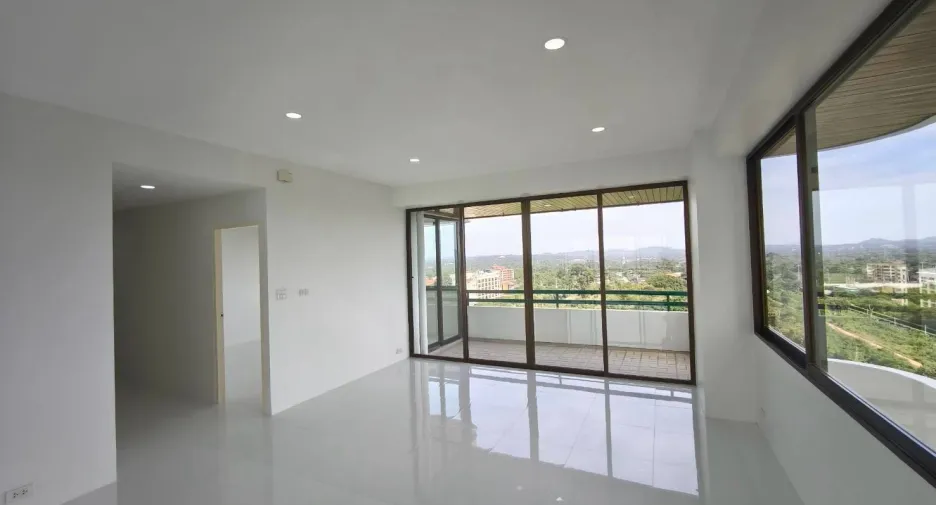 À vendre 2 chambres condo à Na Jomtien, Pattaya