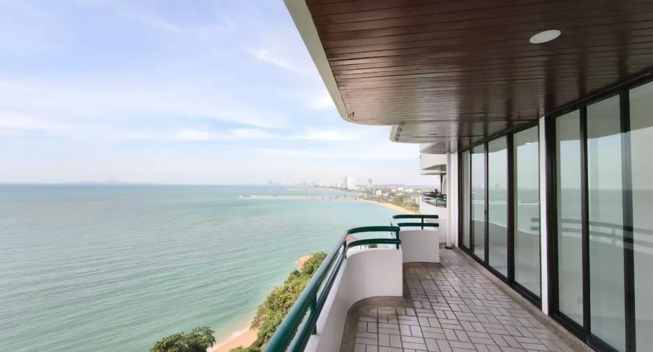 À vendre 2 chambres condo à Na Jomtien, Pattaya