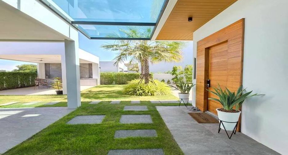 Villa zum Kauf mit 4 Zimmer in Huay Yai, Pattaya