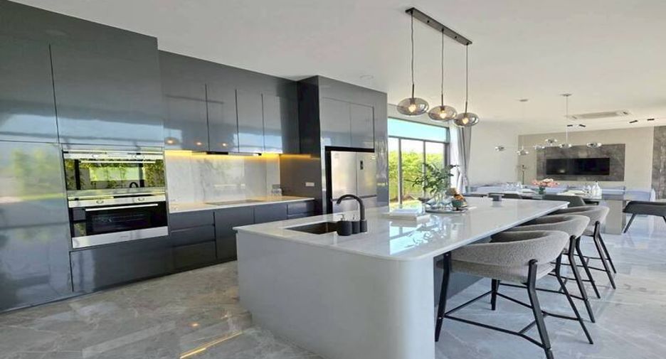 Villa zum Kauf mit 4 Zimmer in Huay Yai, Pattaya