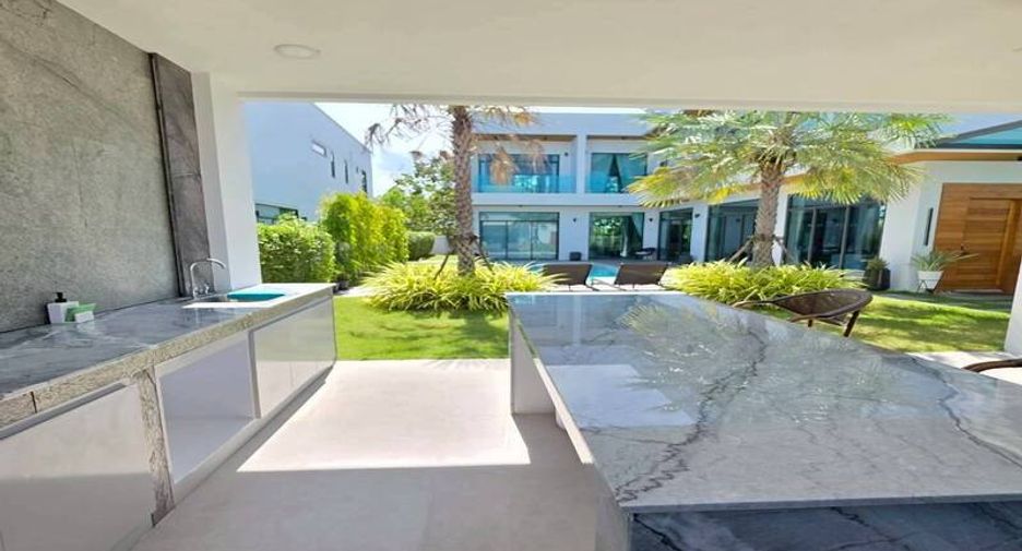Villa zum Kauf mit 4 Zimmer in Huay Yai, Pattaya