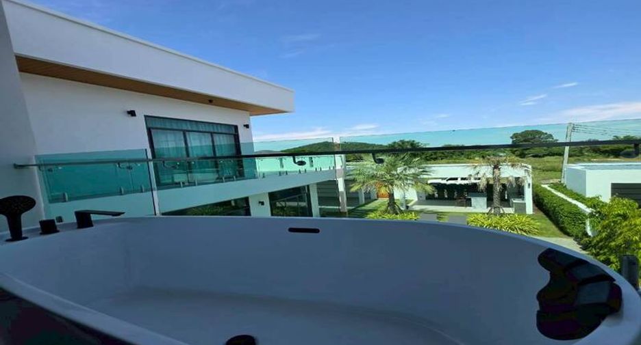 Villa zum Kauf mit 4 Zimmer in Huay Yai, Pattaya