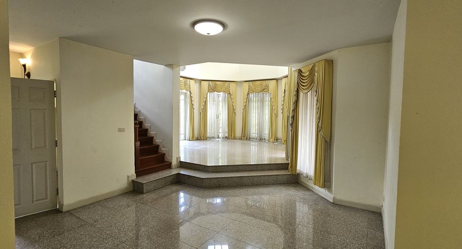 À vendre 4 chambres maison à Doi Saket, Chiang Mai