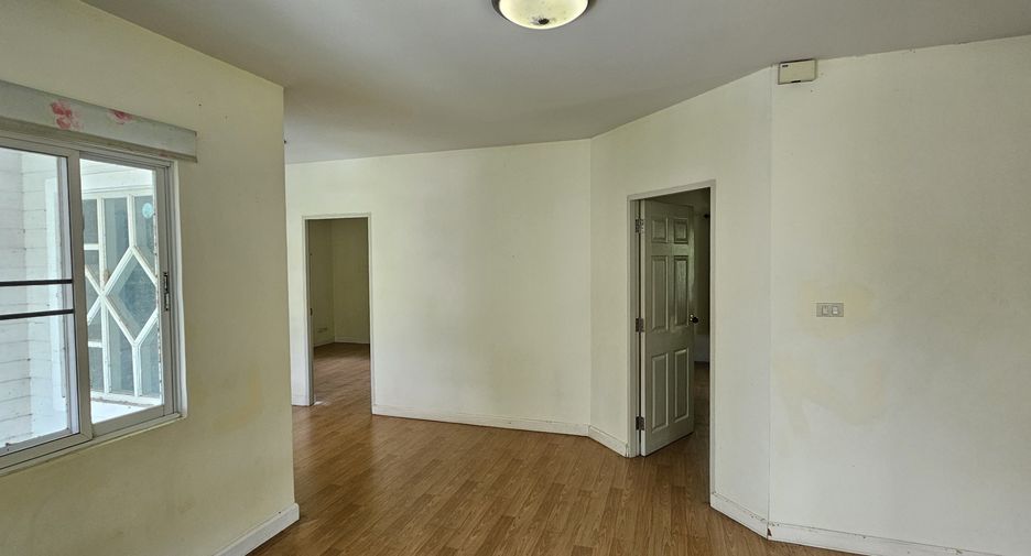 À vendre 4 chambres maison à Doi Saket, Chiang Mai