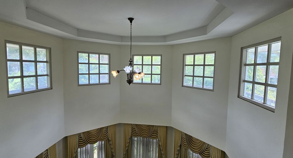 À vendre 4 chambres maison à Doi Saket, Chiang Mai